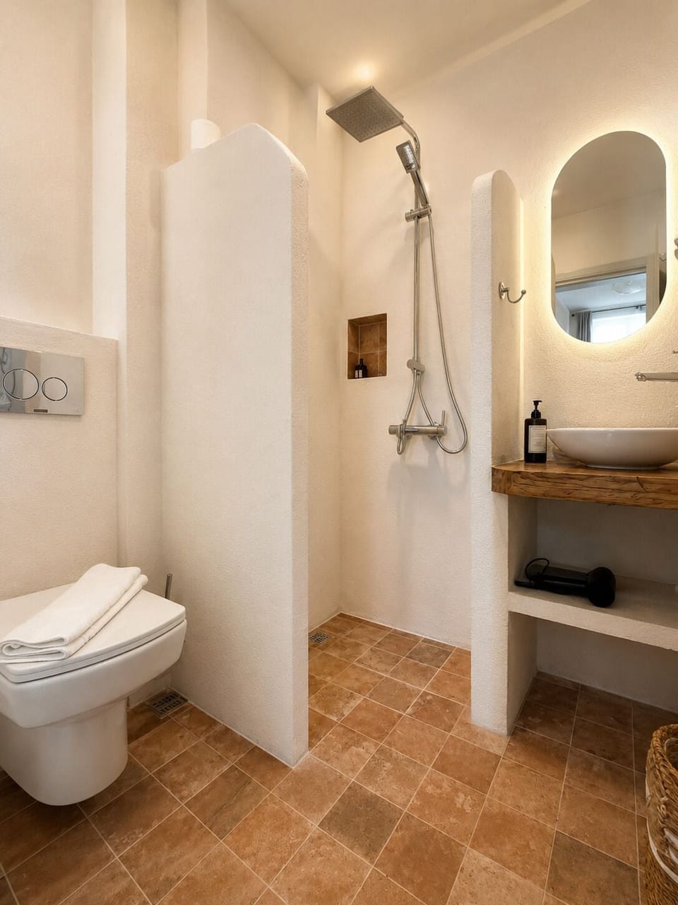 Standard Double Room | Bathroom | Shower, free toiletries, hair dryer, slippers