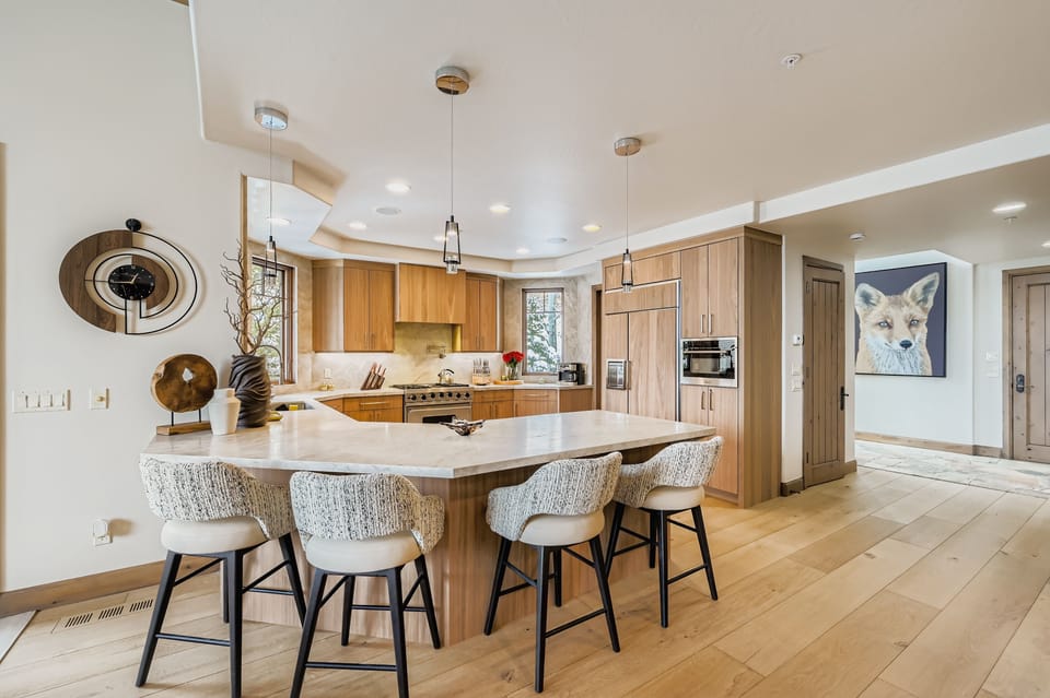 House, 4 Bedrooms | Private kitchen | Full-size fridge, microwave, oven, stovetop