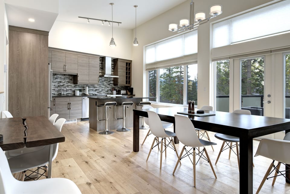 3 seat bar area. Includes all dishes, pots, pans & kitchen utensils.