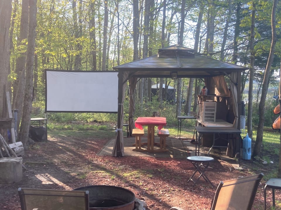 Kitchen tent and outdoor screen