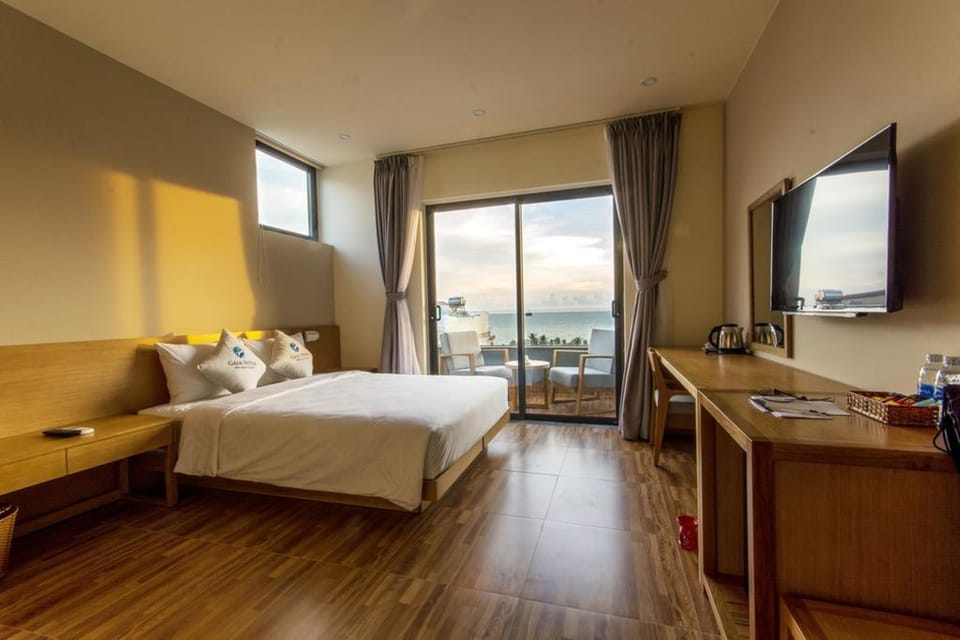 Deluxe Double Room, Balcony | Minibar, desk, blackout drapes, free WiFi