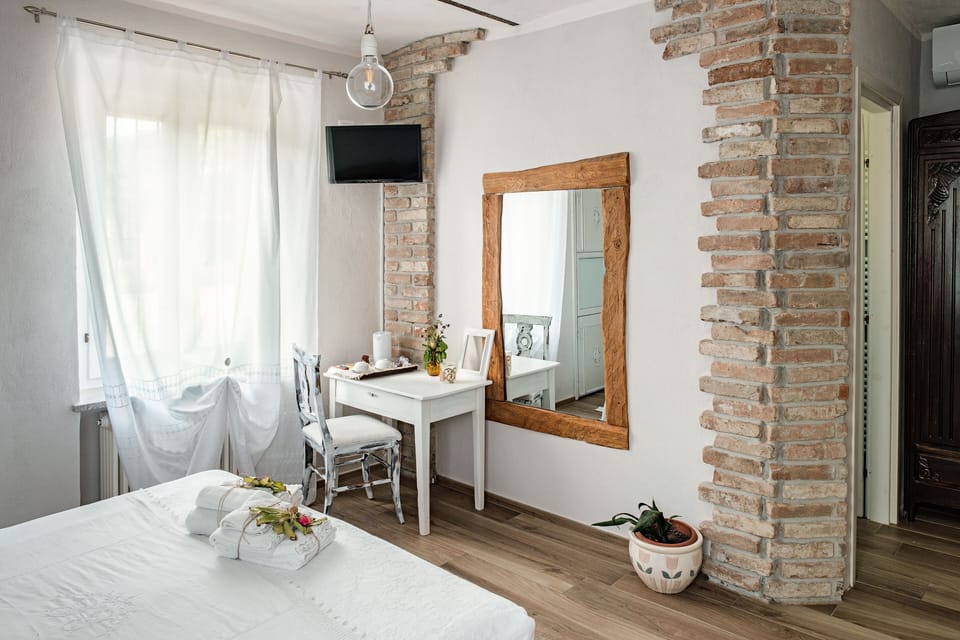 Deluxe Double Room, 1 Bedroom, Garden Area | Desk, free WiFi, bed sheets