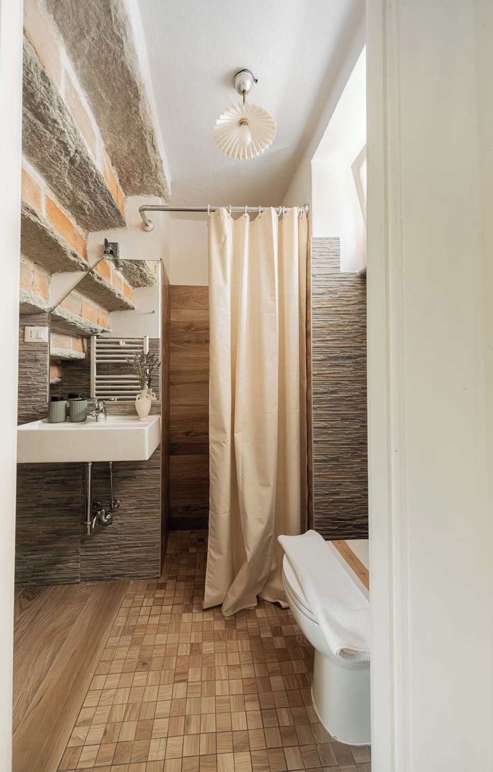 Basic Single Room, 1 Bedroom, Garden Area | Bathroom | Shower, free toiletries, hair dryer, towels