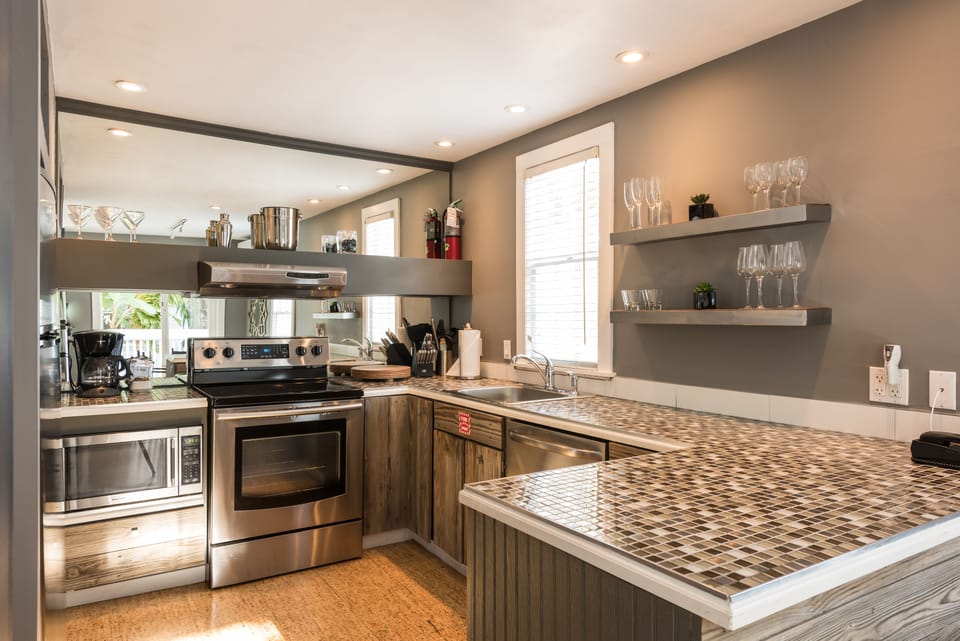 Signature Apartment, 1 Bedroom, Kitchen, Poolside (Room 17) | Private kitchen