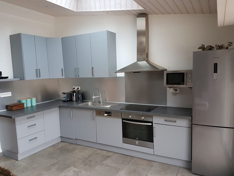 Modern kitchen.