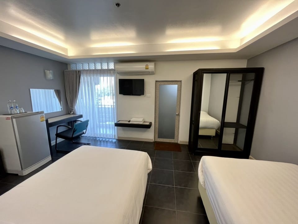 Standard Twin Room | Desk, free WiFi, bed sheets