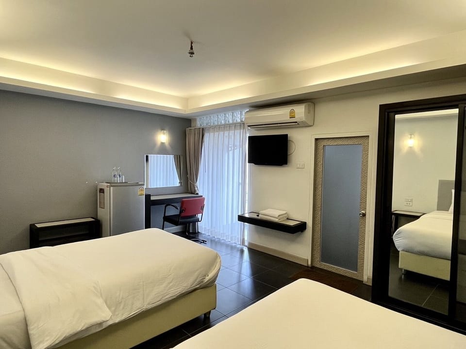 Standard Twin Room | Desk, free WiFi, bed sheets