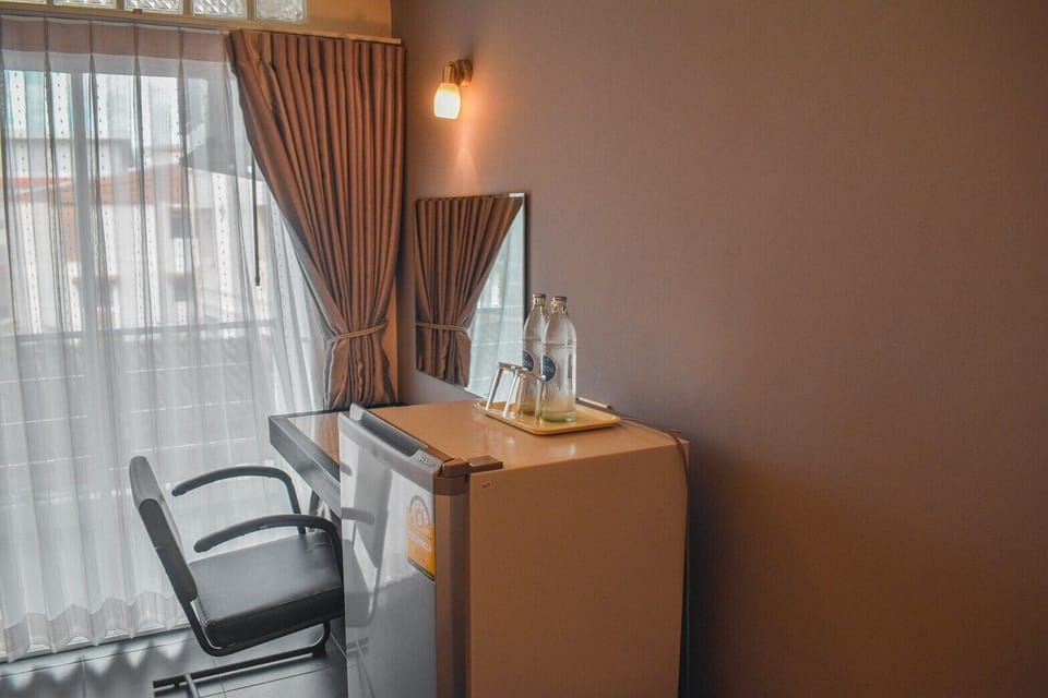 Standard Twin Room | Desk, free WiFi, bed sheets