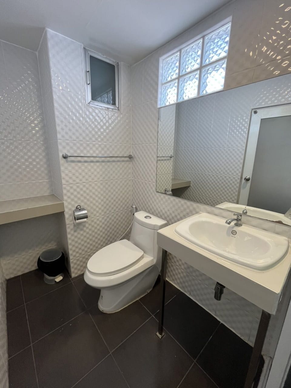 Standard Double Room | Bathroom | Shower, free toiletries, towels, soap