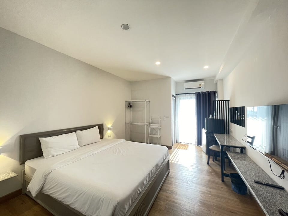 Standard Double Room, 1 King Bed | Room amenity