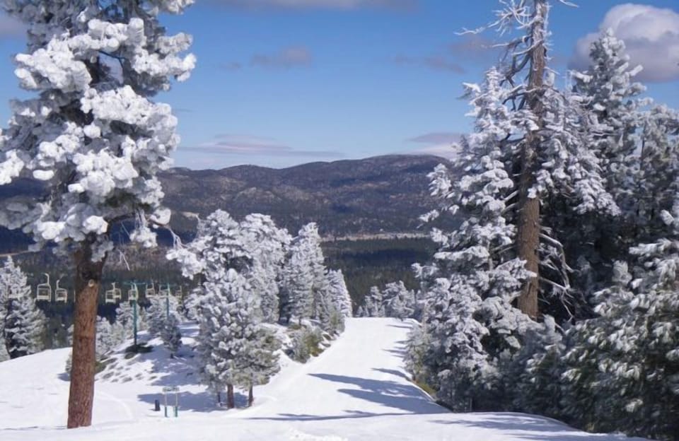 Snow Summit Top Chair 7, go left or right for intermediate. Far-left- beginer