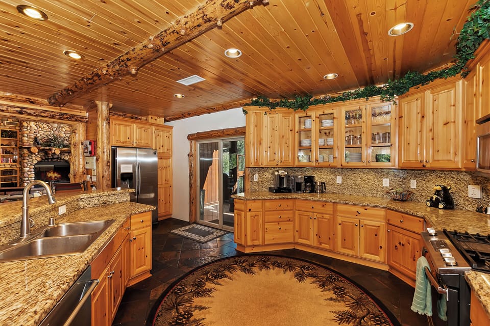 Large well equipped kitchen