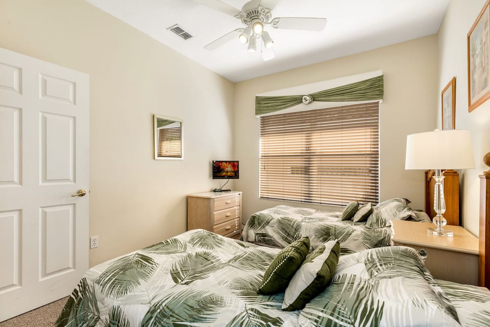 4th bedroom, twin room with TV & ceiling fan