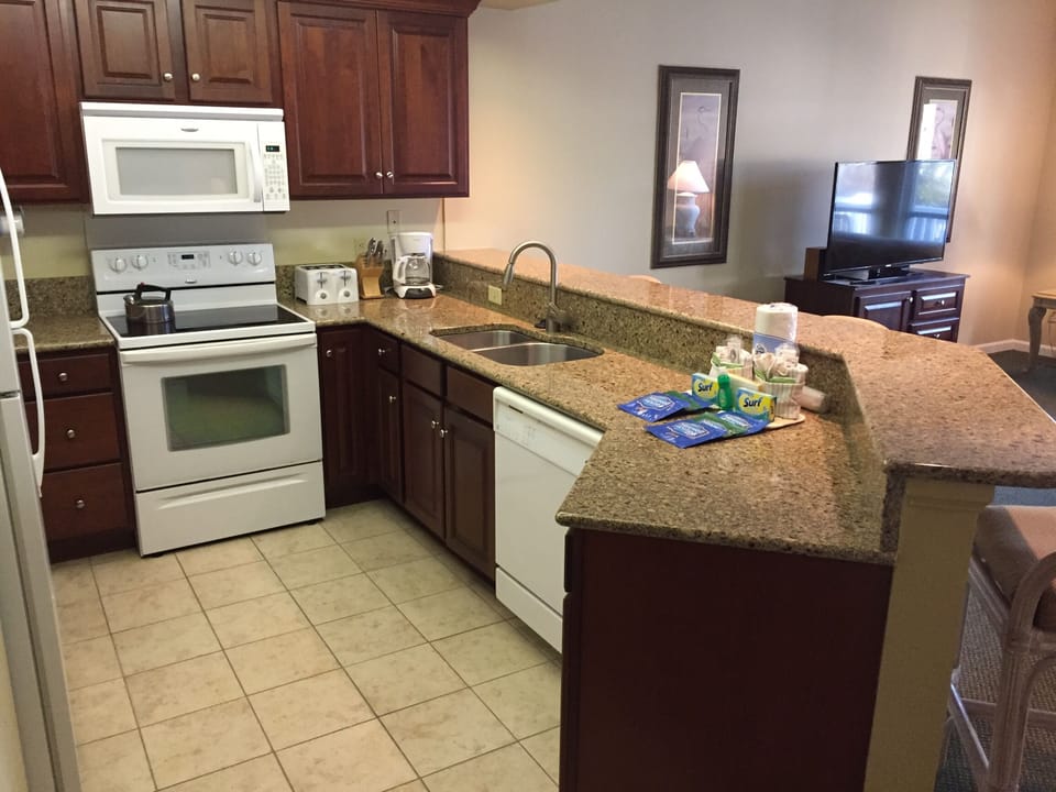 Kitchen updated in 2012!