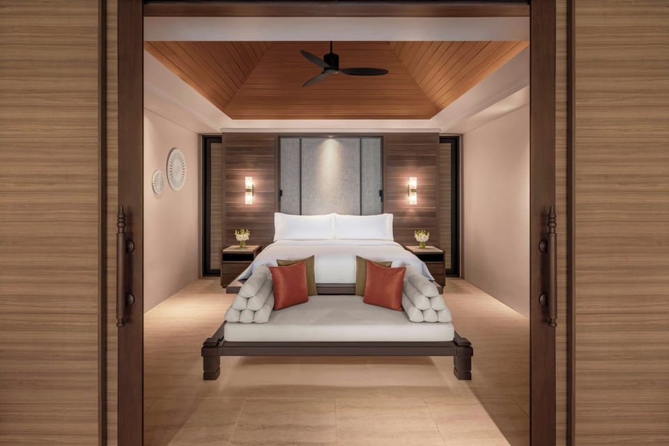 Egyptian cotton sheets, premium bedding, pillowtop beds, minibar