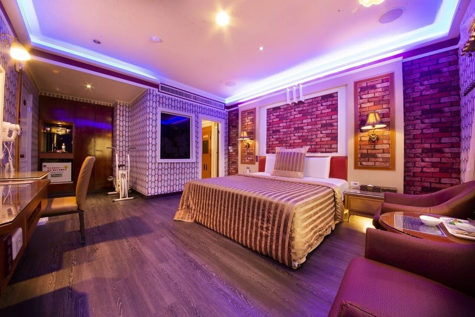 Comfort Double Room | Desk, free WiFi, bed sheets