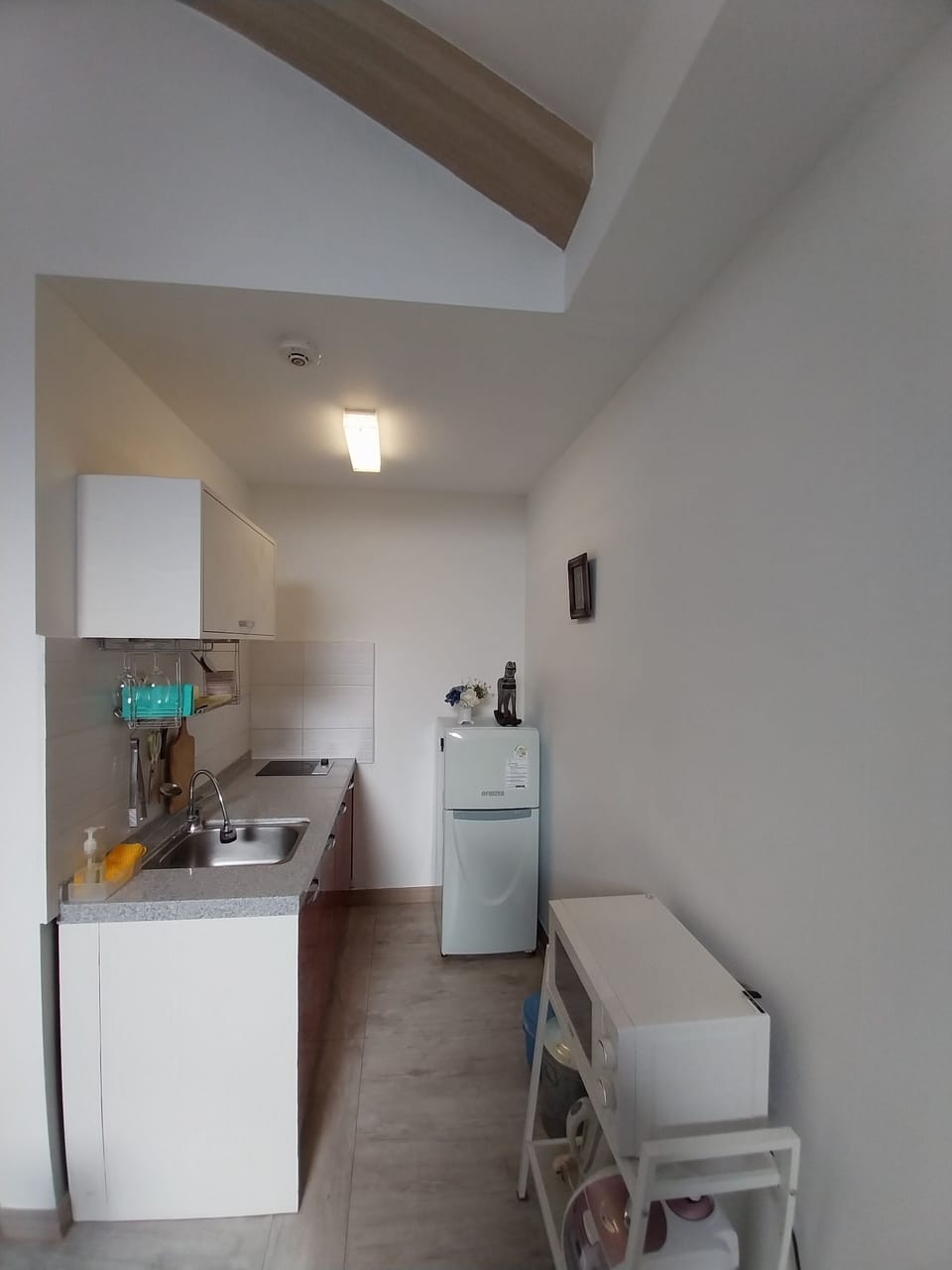 Suseonhwa (#205) - Base 2 pax, surcharge 20,000 KRW per extra pax applied | Private kitchen | Fridge, microwave, rice cooker, cookware/dishes/utensils