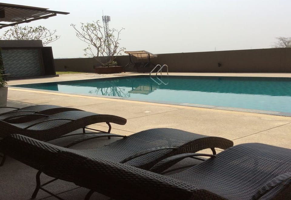 Outdoor pool, sun loungers