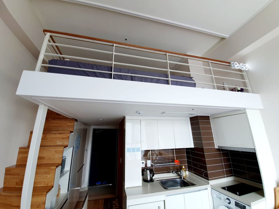 2 bedrooms, premium bedding, memory foam beds, soundproofing