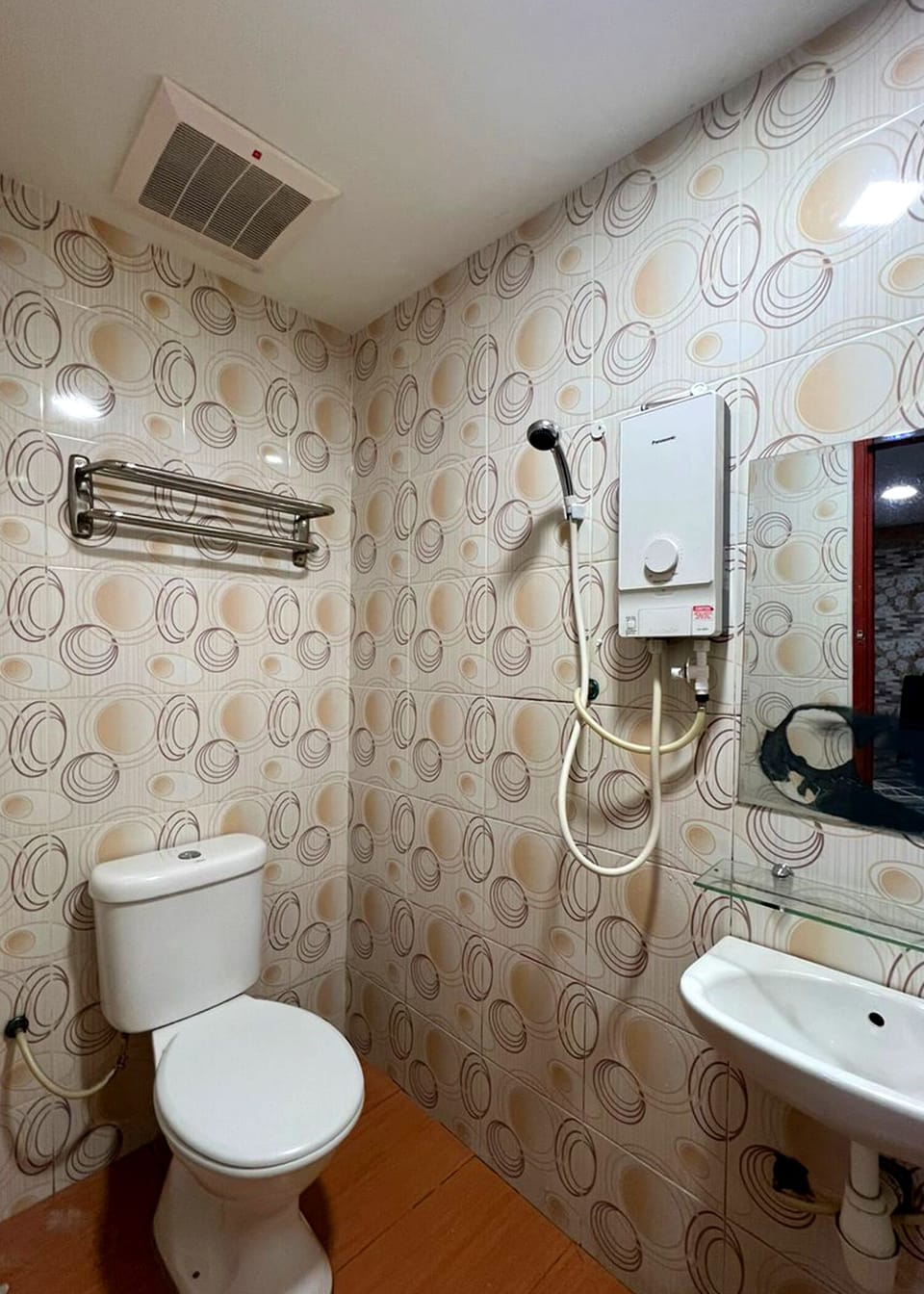Quadruple Room | Bathroom | Shower, free toiletries, hair dryer (on request), towels