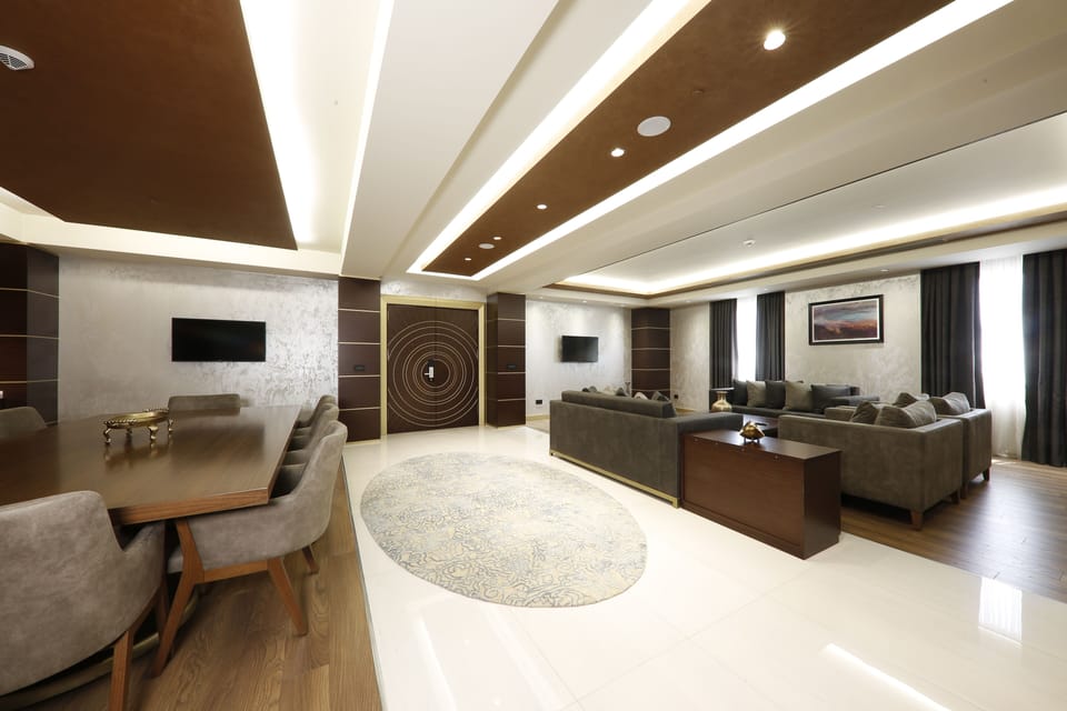 Presidential Suite | Living area | Flat-screen TV