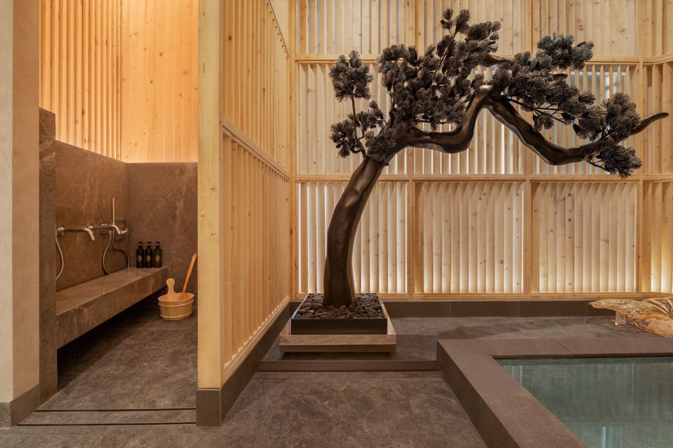 Couples treatment rooms, hot tub, steam room, body treatments