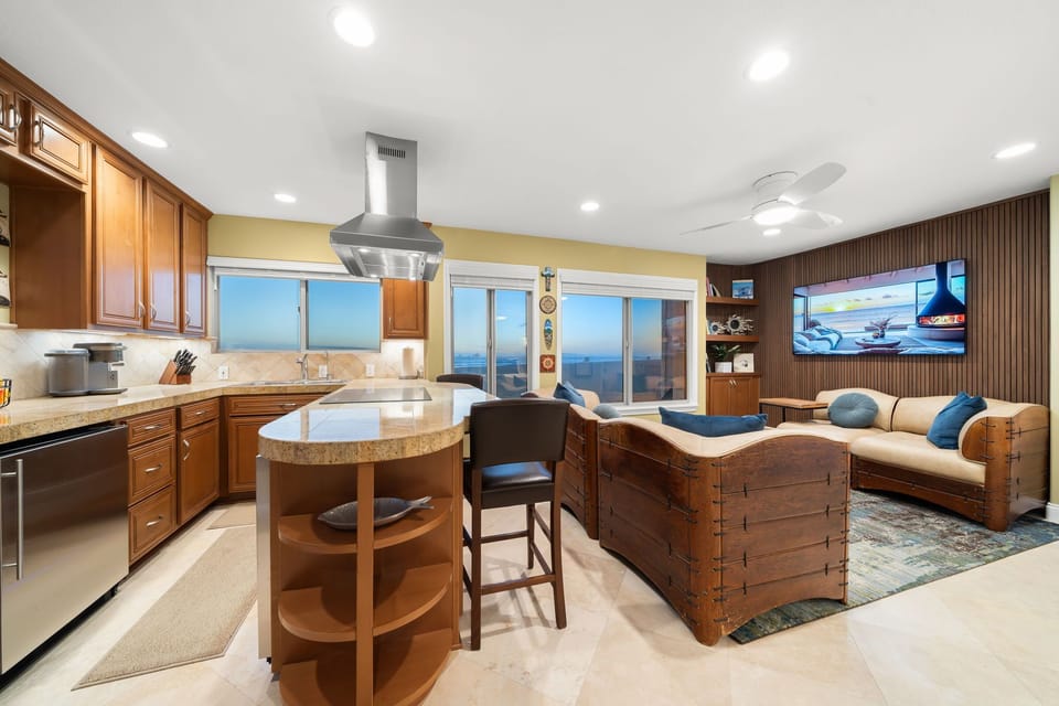 Open layout with private king bedroom.
2nd level offers views with privacy.