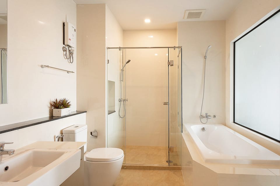 Shower, free toiletries, hair dryer, towels