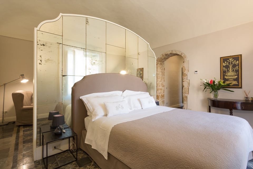 Junior Suite | Egyptian cotton sheets, premium bedding, down comforters, minibar