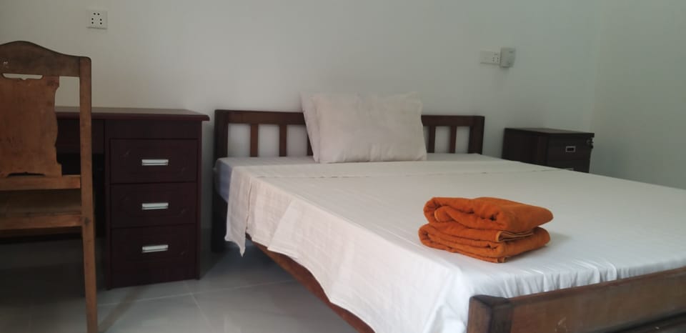 Standard Double Room | Desk, blackout drapes, soundproofing, free WiFi