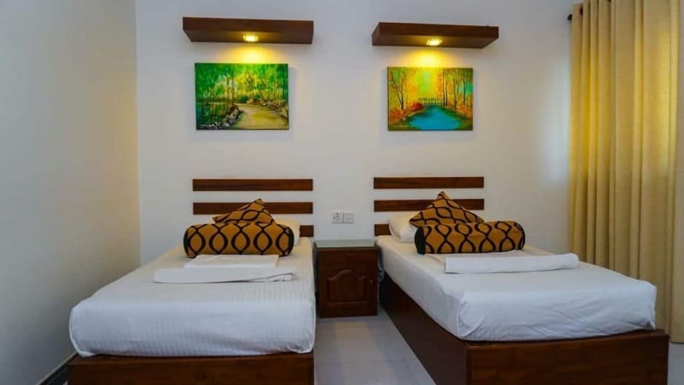 Luxury Double Room | 1 bedroom, desk, iron/ironing board, free WiFi