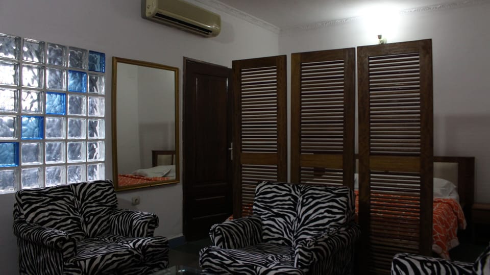 Suite | Living room | Flat-screen TV