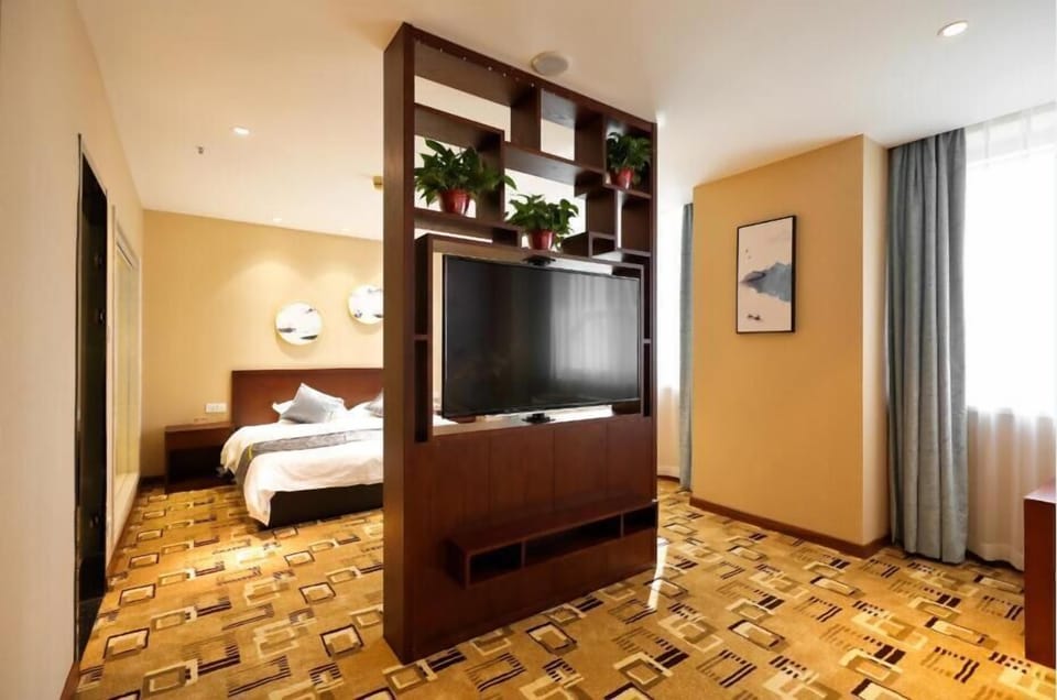 Minibar, in-room safe, desk, blackout drapes