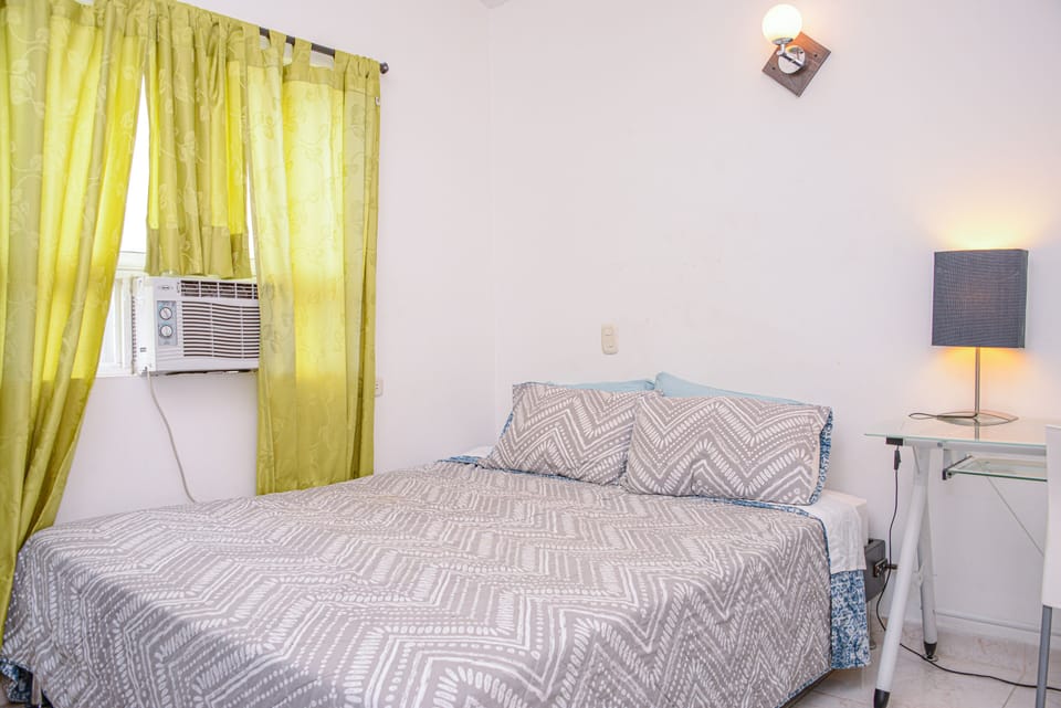 Comfort House, 3 Bedrooms (3 Queen Beds) | 3 bedrooms, in-room safe, desk, blackout drapes