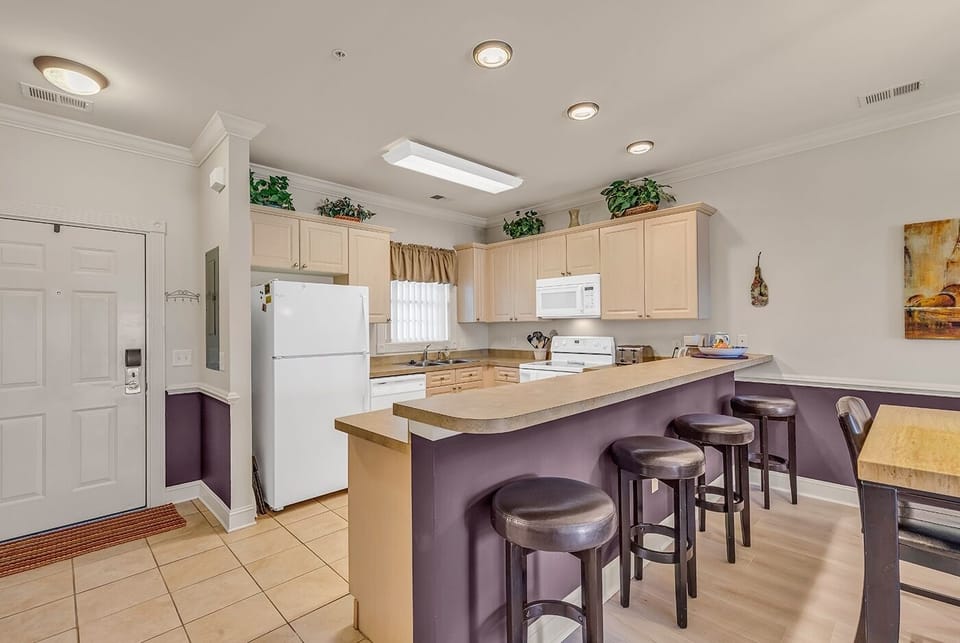 Condo, 2 Bedrooms | Private kitchen | Fridge, microwave, oven, dishwasher