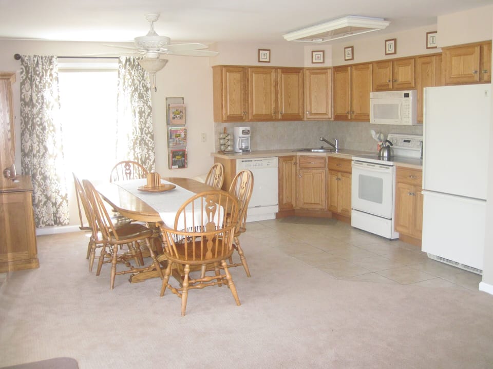 Large Open Dining Area