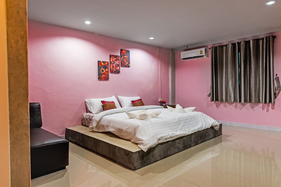 Superior Double Room | In-room safe, blackout drapes, free WiFi, bed sheets