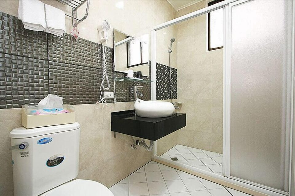 Standard Double Room, 1 Double Bed (No. 4) | Bathroom | Shower, free toiletries, hair dryer, slippers