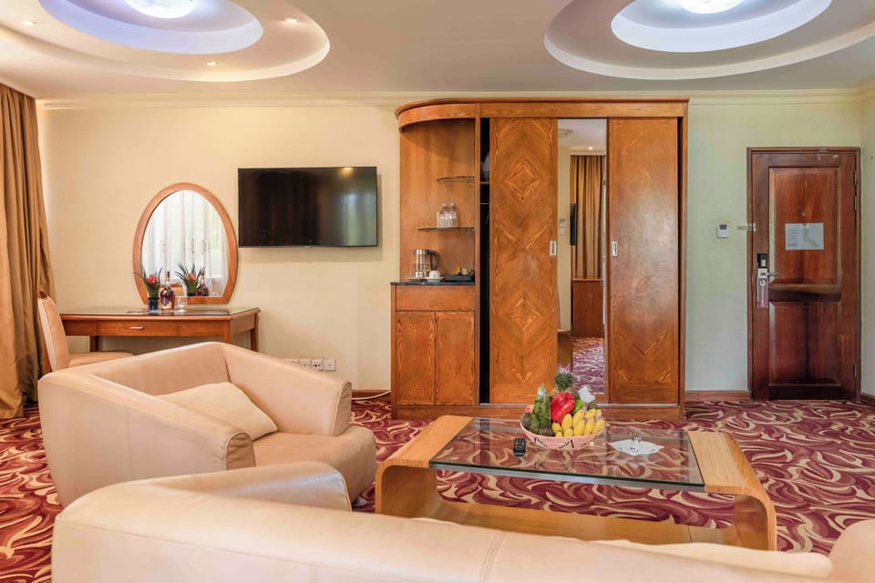 Business Room | Living area | TV