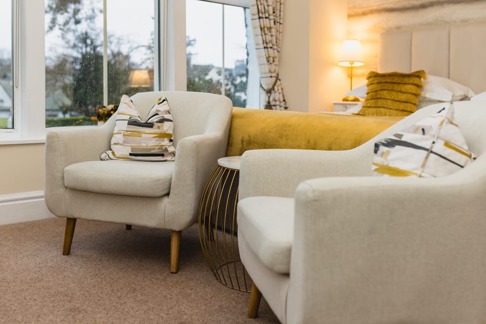 Superior Club  | Egyptian cotton sheets, premium bedding, individually decorated