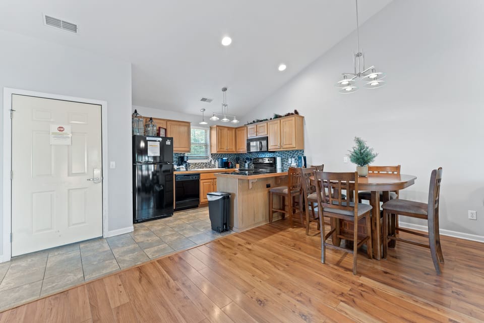 Condo, 2 Bedrooms | Private kitchen | Full-size fridge, microwave, oven, stovetop