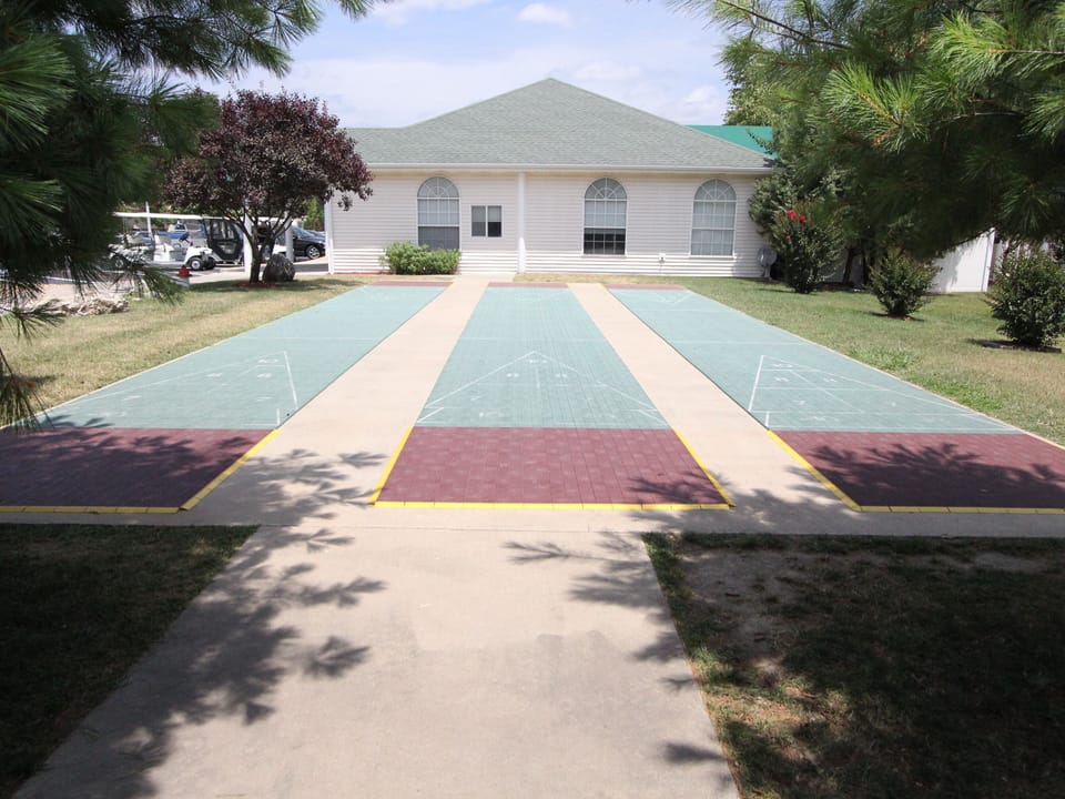 Fort Taneycomo 2 Bedroom Condo by RedAwning Apartment in Branson