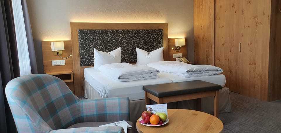 Superior Double Room, Balcony | Hypo-allergenic bedding, minibar, in-room safe, desk