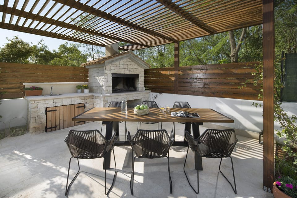 grill area