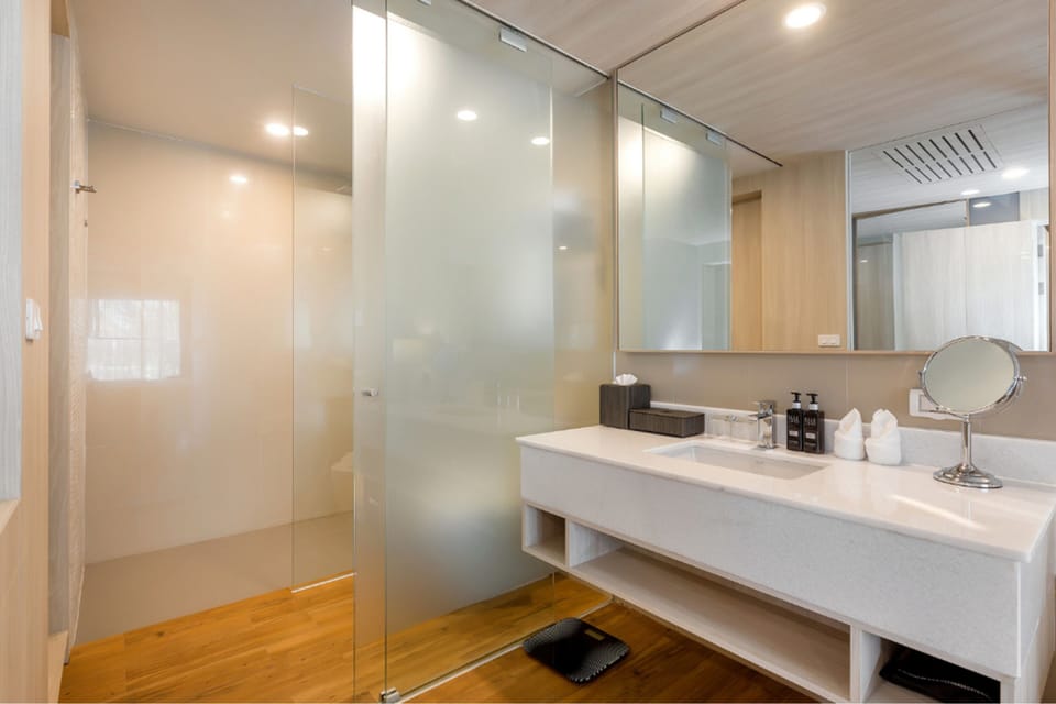 Kids Suite (Family Wing) | Bathroom | Shower, rainfall showerhead, designer toiletries, hair dryer