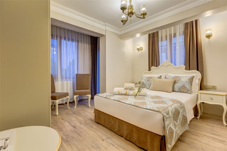 Standard Double Room | Premium bedding, minibar, in-room safe, desk