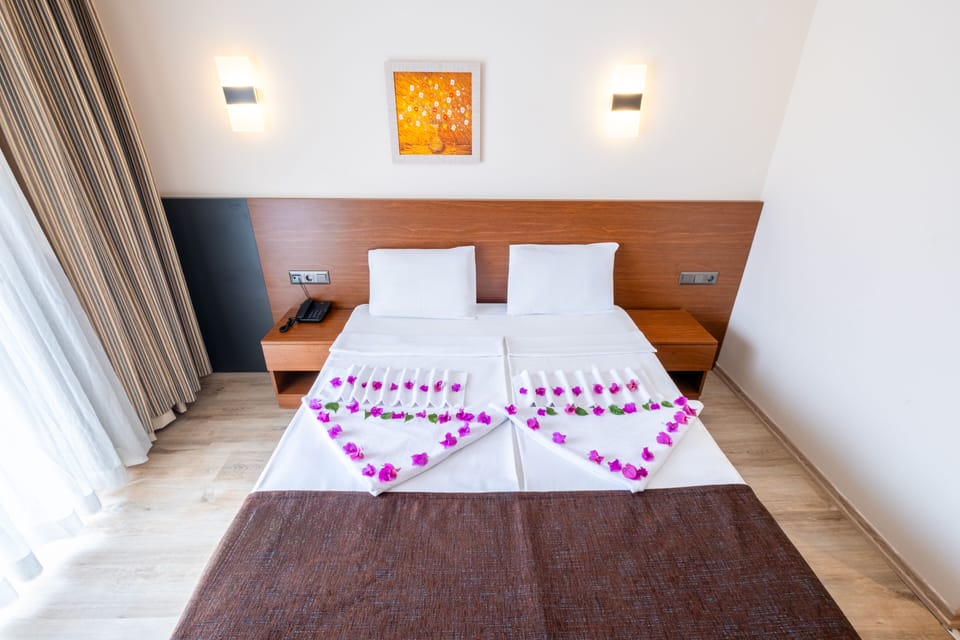 Basic Room | 1 bedroom, premium bedding, down comforters, blackout drapes