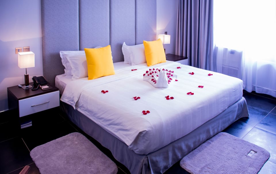 Premium bedding, minibar, in-room safe, desk