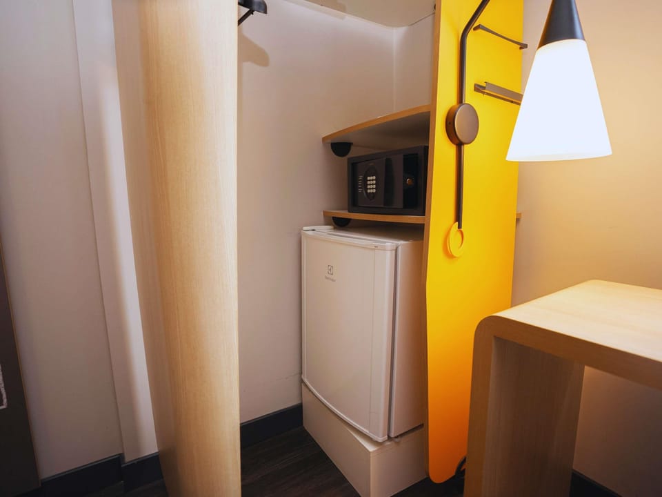 In-room safe, desk, blackout drapes, soundproofing