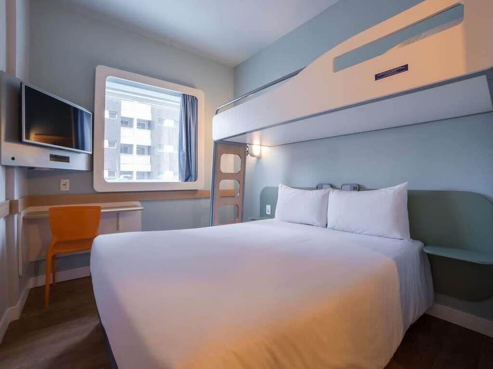 Standard Apartment, 1 Double Bed | Desk, blackout drapes, soundproofing, free cribs/infant beds